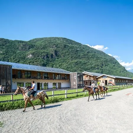 Апартаменты L'isola Del Cavallo 2 *